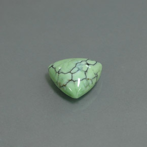 2.47克拉天然绿色绿松石，三角形，10.3×10毫米，不透明