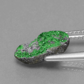 3.14克拉天然钙铬榴石石榴石晶簇，异形，不透明