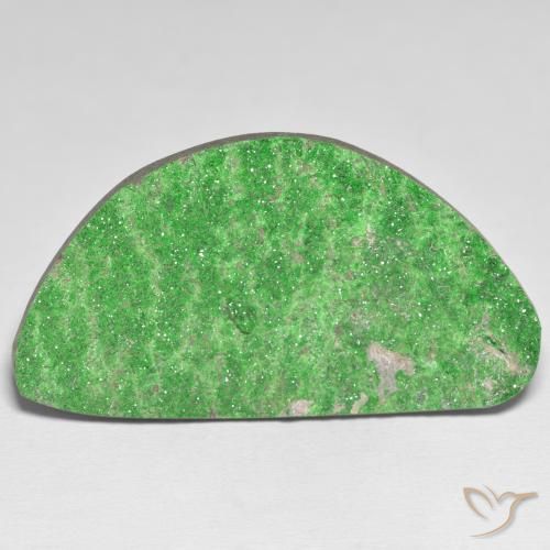 62.25ct 天然 荧光绿色 钙铬榴石石榴石晶簇, 花式切割, 不透明