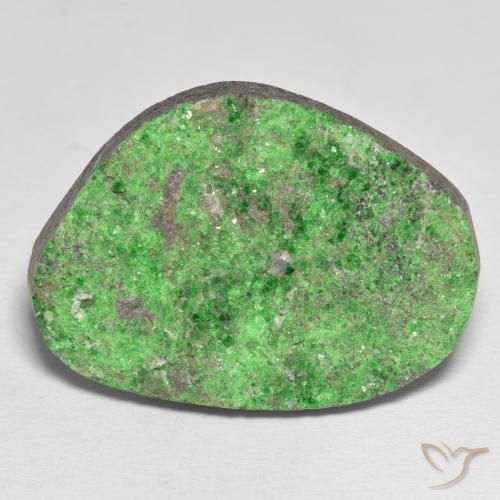 48.09ct 天然 中绿色 钙铬榴石石榴石晶簇, 花式切割, 不透明