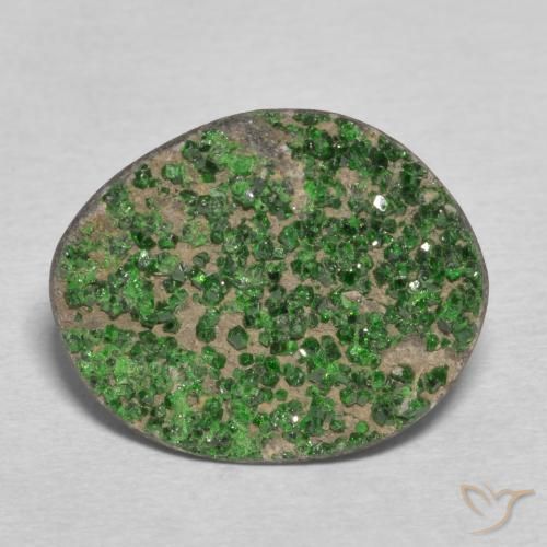 10.86ct 天然 暗绿色 钙铬榴石石榴石晶簇, 花式切割, 不透明