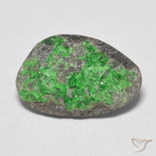 4.88ct 天然 青柠绿 钙铬榴石石榴石晶簇, 花式切割, 不透明