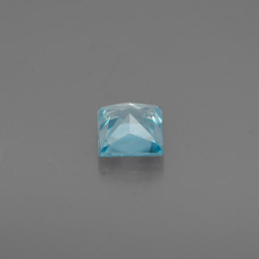 0.38克拉天然锆石，方形，3.7×3.5毫米，VS
