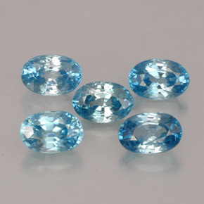 天然锆石，椭圆形切割，6.2×4.1毫米，VVS