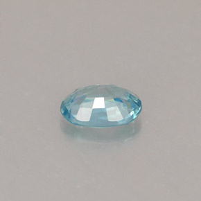 0.70克拉天然锆石，椭圆形切割，5.9×4.2毫米，VS
