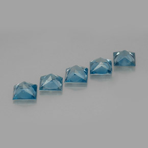 天然锆石，方形，4.3×4.1毫米，VVS-VS