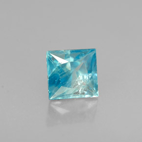 0.69克拉天然锆石，方形，4.5×4.3毫米，SI