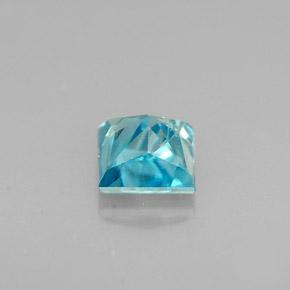 0.69克拉天然锆石，方形，4.5×4.3毫米，SI