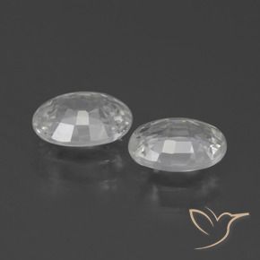 2.35克拉天然锆石，椭圆形，VVS-VS