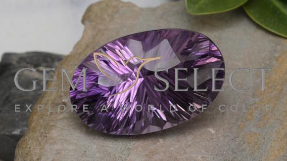 52.86克拉天然紫罗兰色紫水晶，椭圆形切割，30.5×19.3毫米，VVS