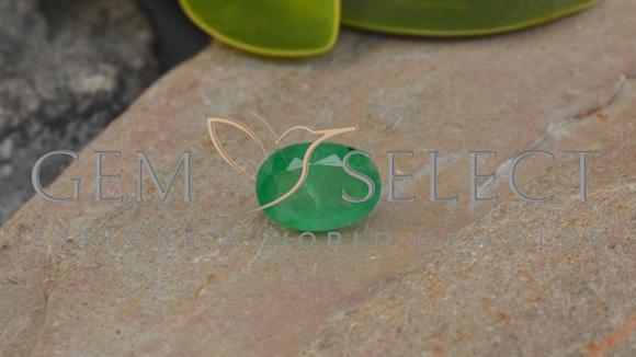 0.86克拉天然翠，椭圆形，VS-SI