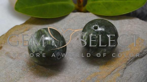 36.86克拉天然蛇纹石，球形，不透明