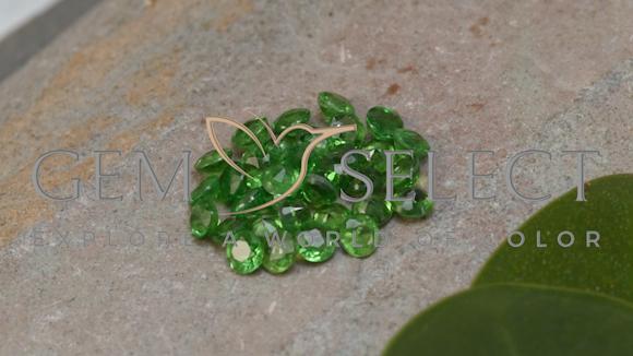 石榴 2.76克拉天然沙弗莱石榴石，圆形的，VS-SI